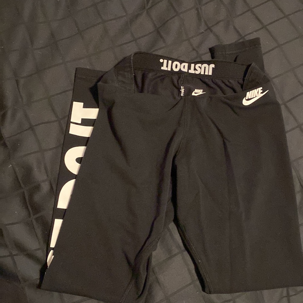 Nike Leggings - Picture 3 of 3